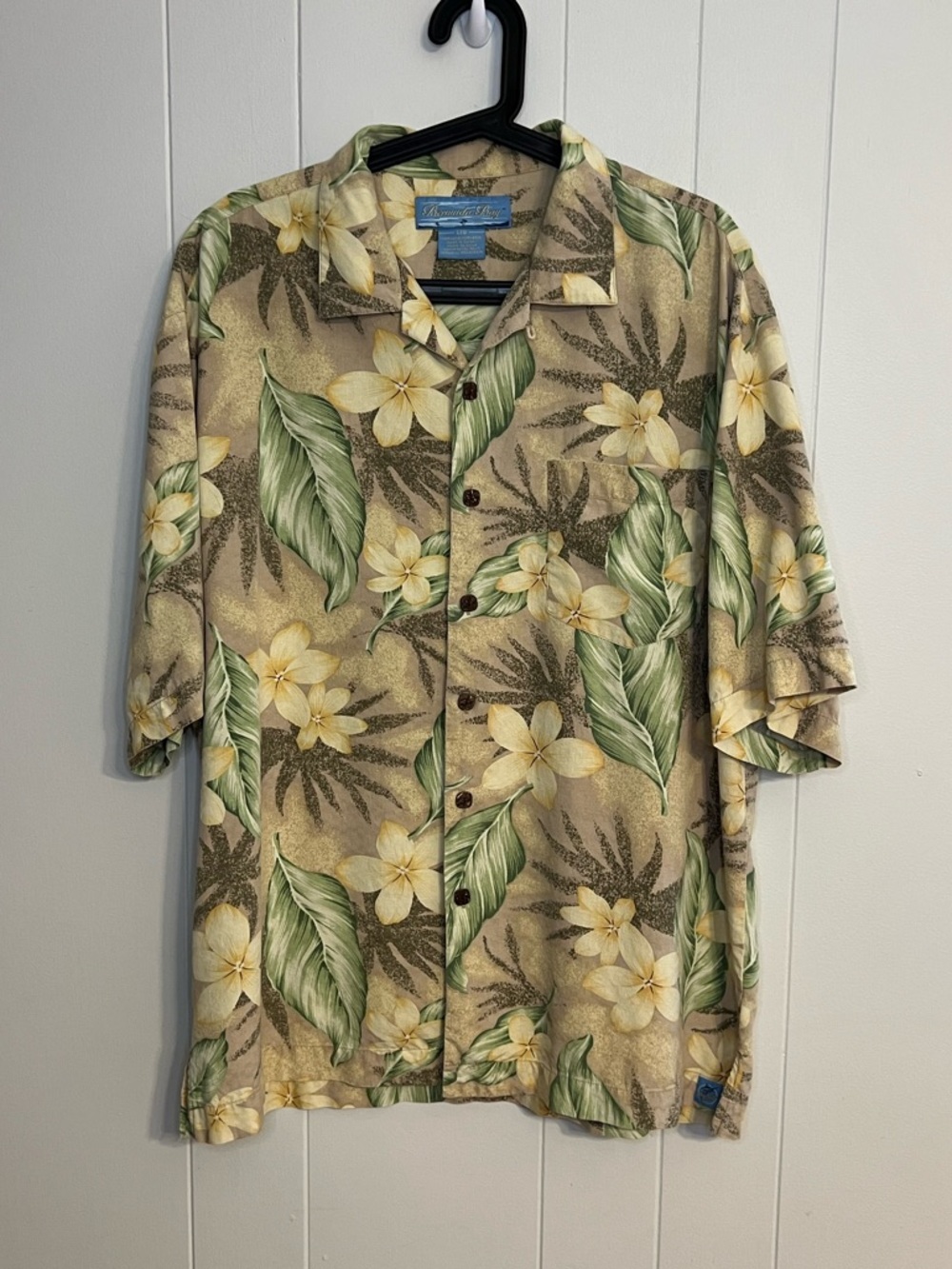 Bermuda Bay Hawaiian Floral‎ Print 100% silk Shirt Size L